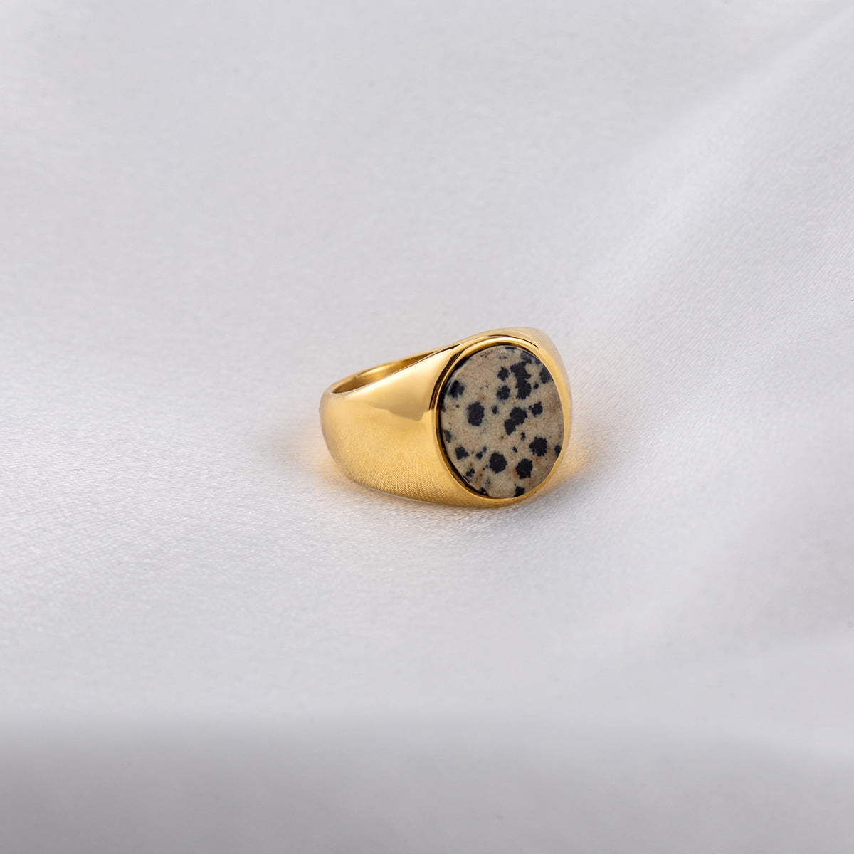 Wholesale Artistic Fashion Titanium Steel 18K Gold Spotted Stone Ring